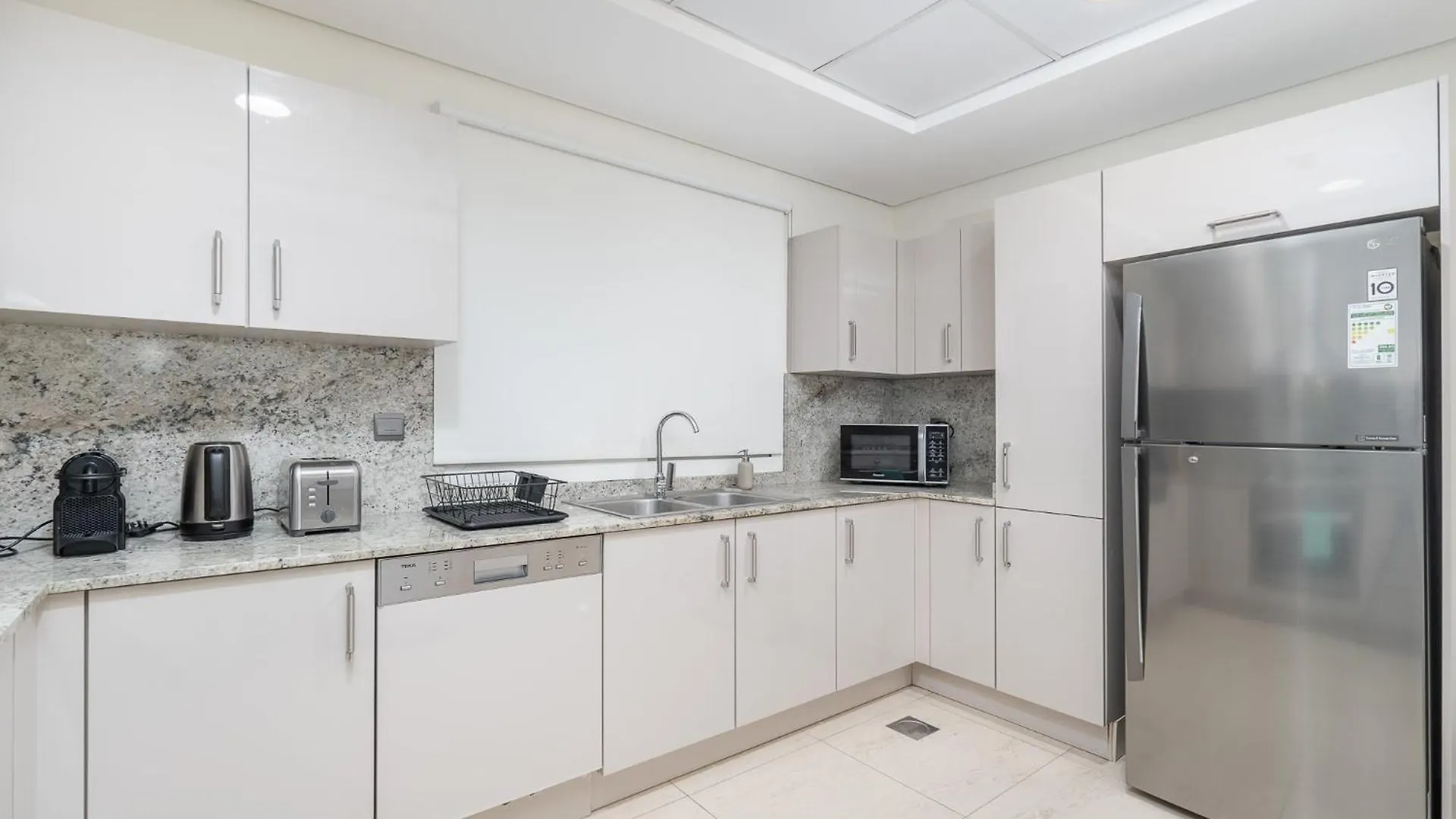 Prestigious 3-Bedroom Apartment With Easy Access In Downtown Dubái