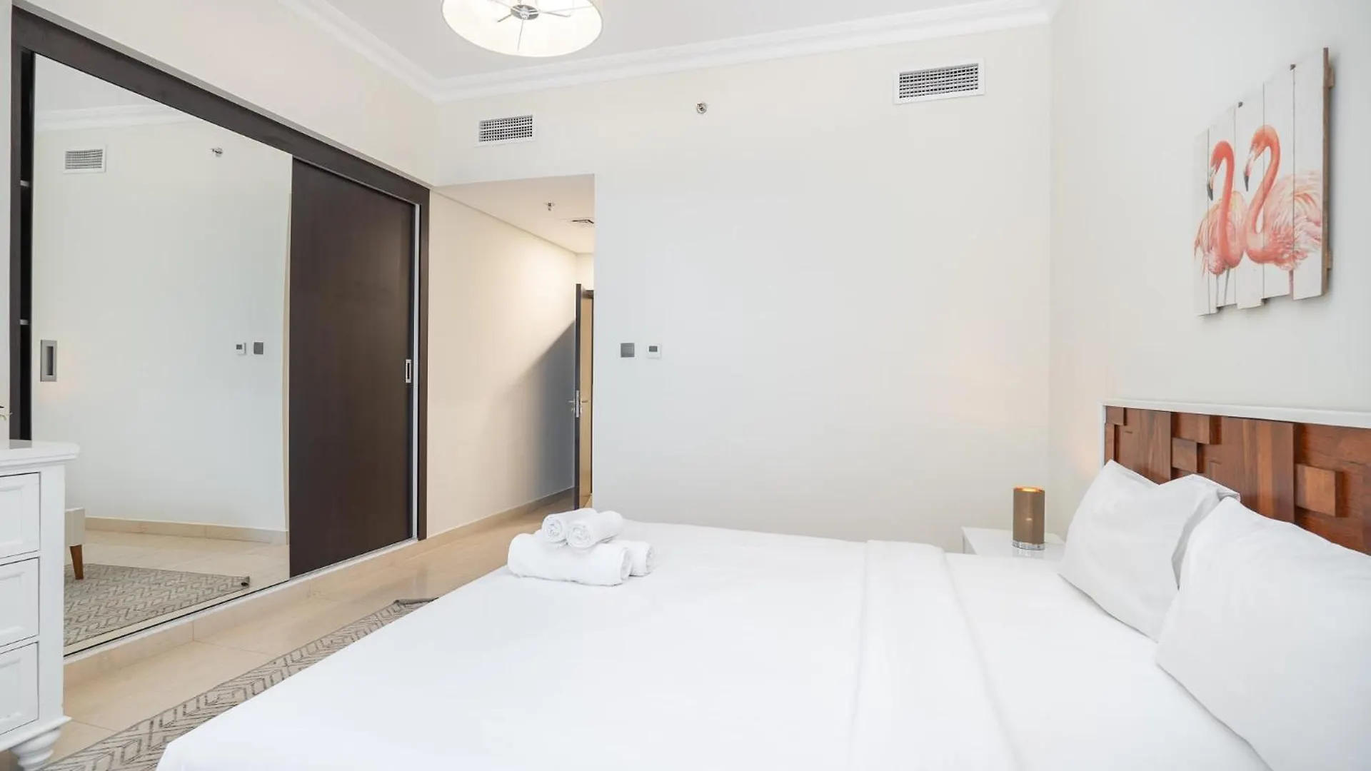 Prestigious 3-Bedroom Apartment With Easy Access In Downtown Dubai